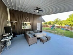 Lake Godstone Guest Home Porch