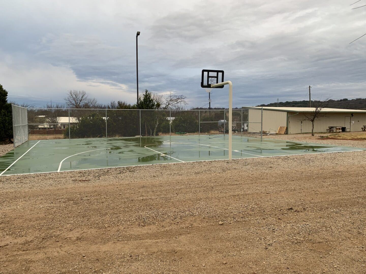 A view of the basket ball court with focus light