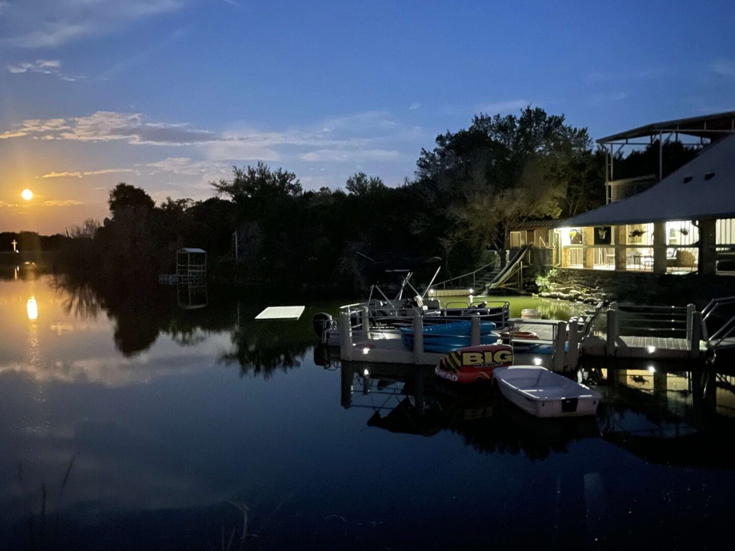 Featured image for blog post titled "Experience Family Reunions and Nature Retreats at Lake Godstone: Waterways, Wildlife, and Vegetation"