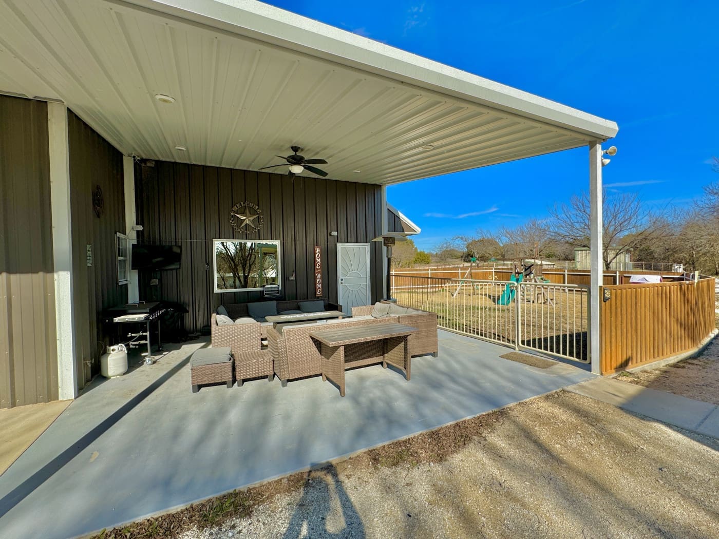 Lake_Godstone_Guest_Home_Patio_Jan_24