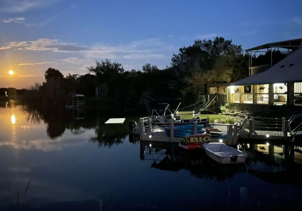 Featured image for blog post titled "Experience Family Reunions and Nature Retreats at Lake Godstone: Waterways, Wildlife, and Vegetation"