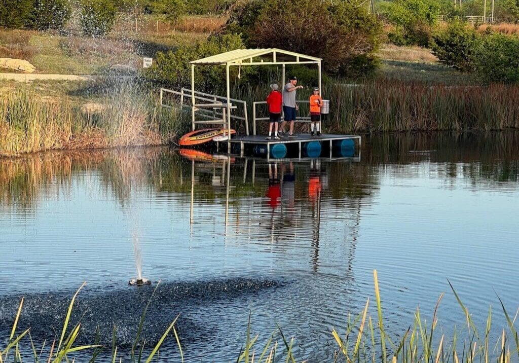 lake-godstone-family-fishing-docks-35